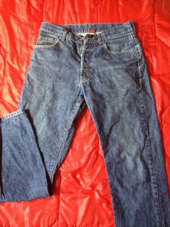 n°2 : jean levis taille 38 7.50€